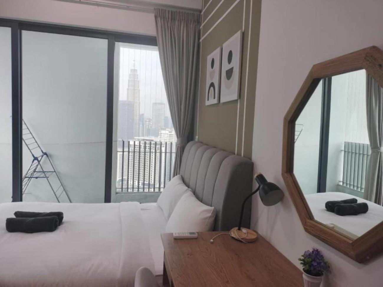 Апартаменты The Luxe Colony Klcc By Sky Pool Куала-Лумпур Экстерьер фото