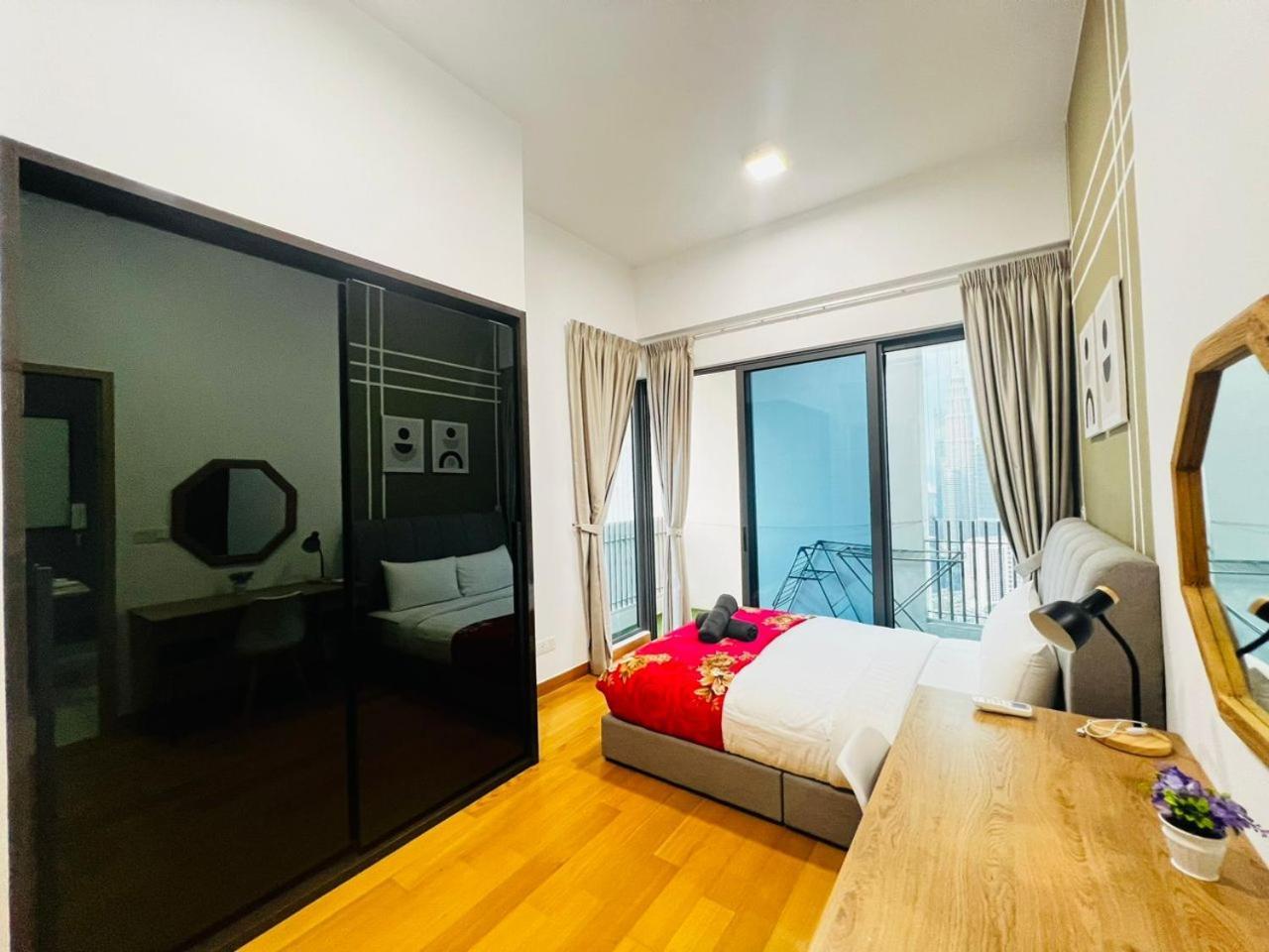 Апартаменты The Luxe Colony Klcc By Sky Pool Куала-Лумпур Экстерьер фото
